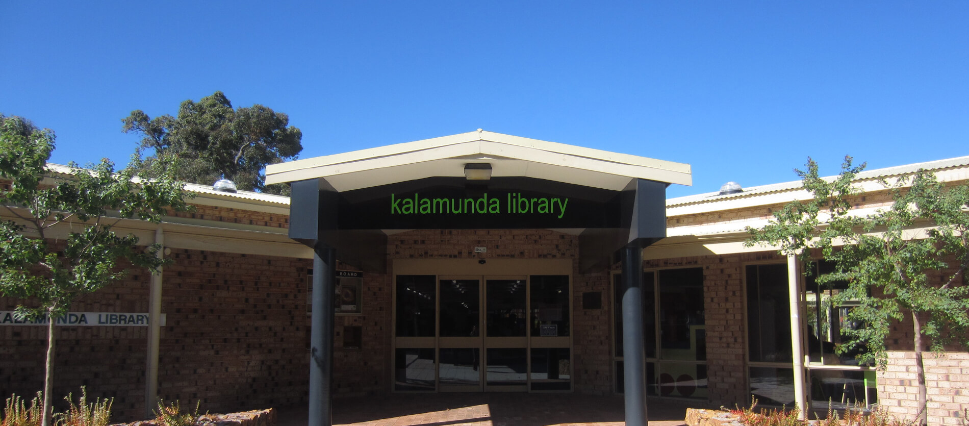 View of the entrance to Kalamunda Library